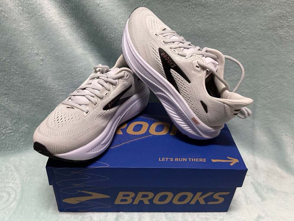 Brooks Ghost 18 Women's Running Shoes Size 6 Wide White Black Rose Gold